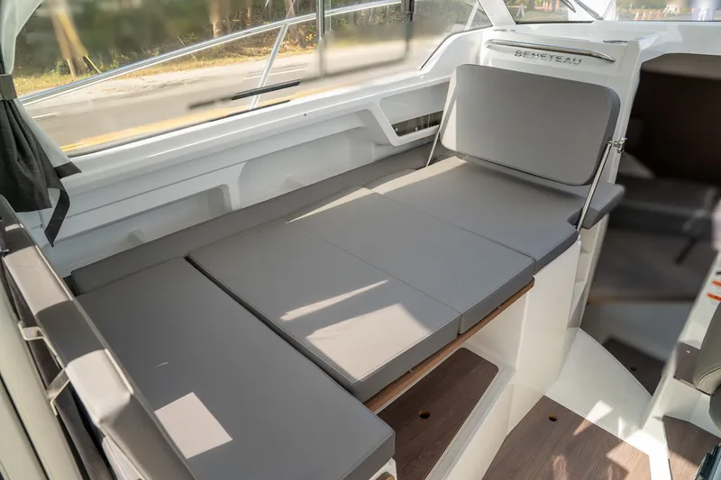 Slide: The Image of Beneteau Antares 8 V2 2024 - 12
