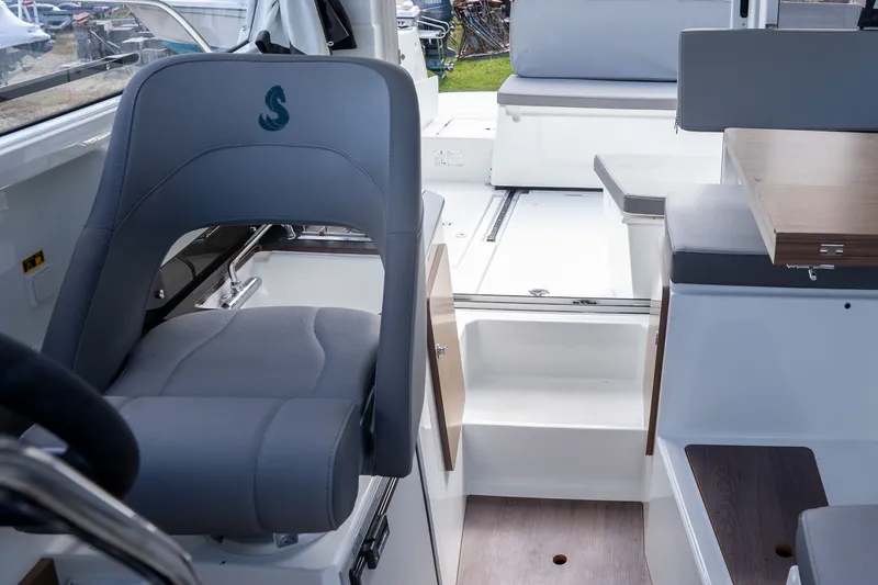 Slide: The Image of Beneteau Antares 8 V2 2024 - 14