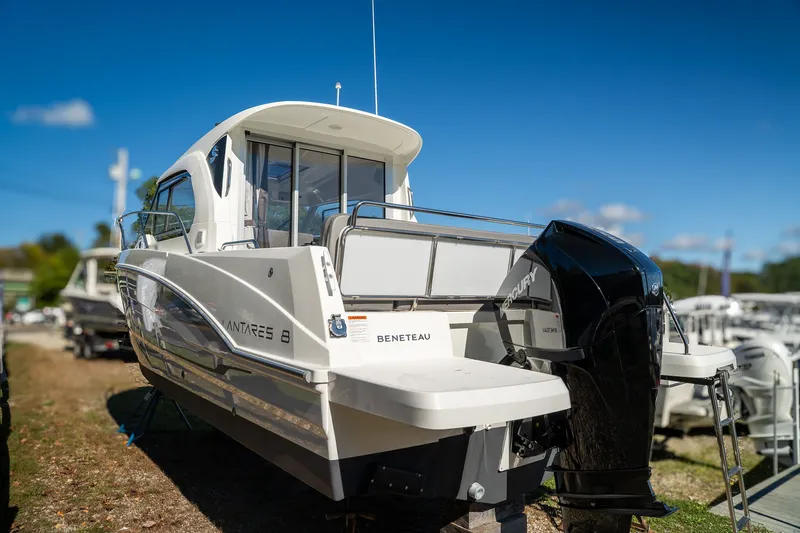 Slide: The Image of Beneteau Antares 8 V2 2024 - 5