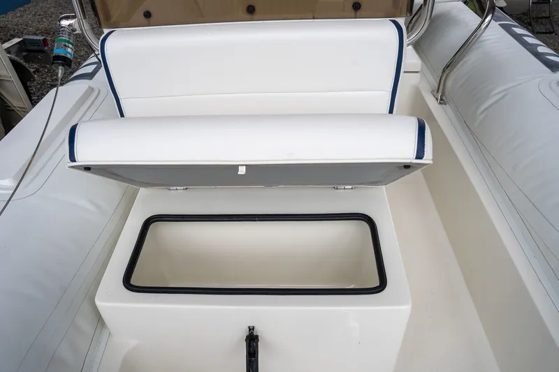 Slide: The Image of Novurania 550DL 2017 - 12