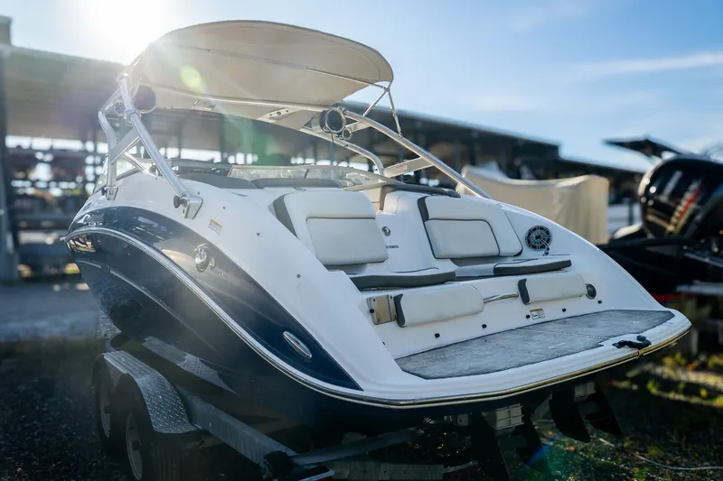 Slide: The Image of Yamaha 242 Limited S 2014 - 8