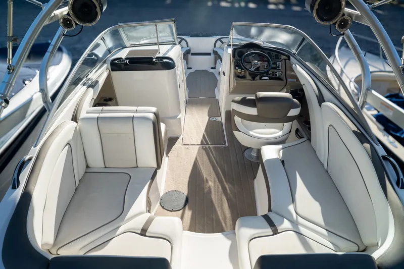 Slide: The Image of Yamaha 242 Limited S 2014 - 9