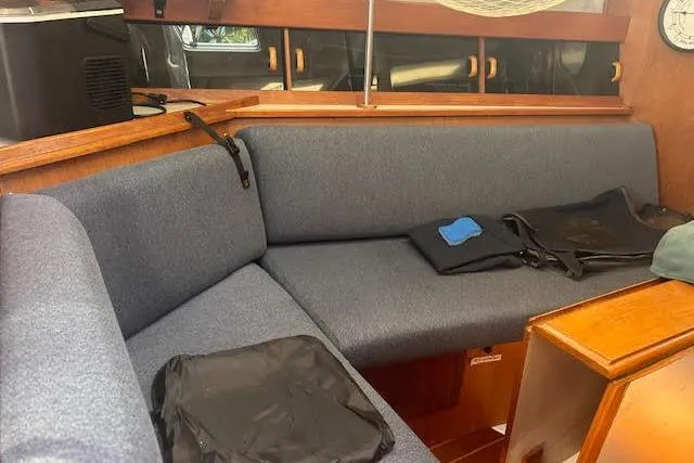 Slide: The Image of Hunter 35 1987 - 58