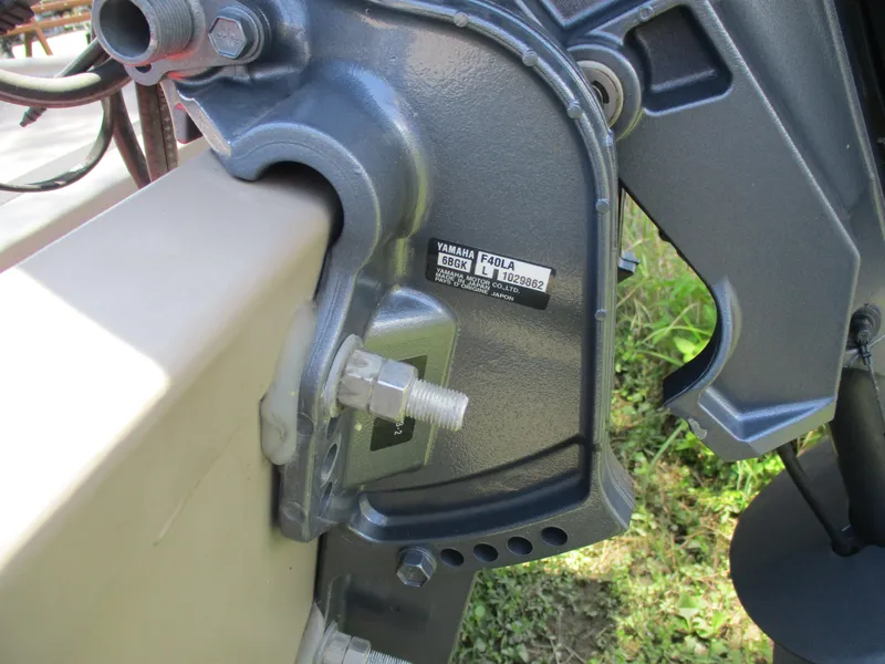 Slide: The Image of 2023 Alweld 1648SS boat with Yamaha F40LA motor mount detail. - 7