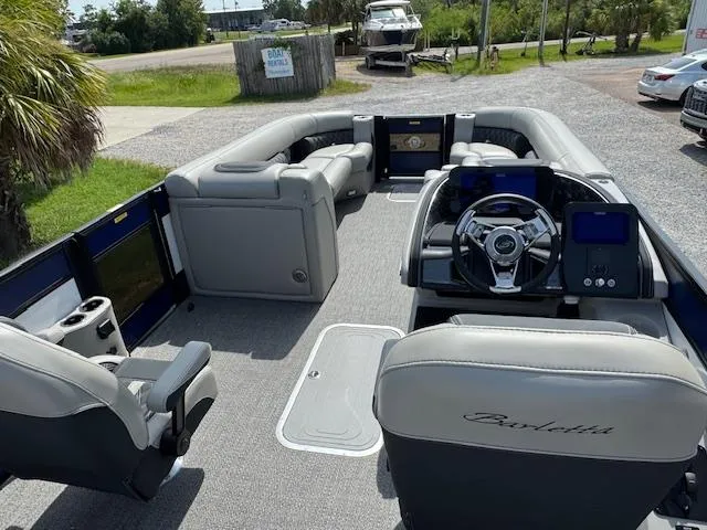 Slide: The Image of 2026 Barletta LUSSO 25 UCA boat with luxurious seating and elegant design. - 21