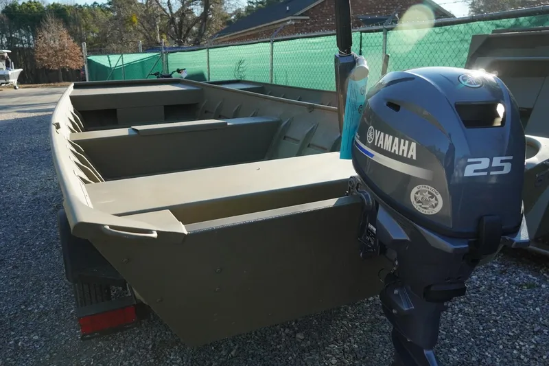 Slide: The Image of 2025 G3 Gator Tough 1648 LW boat with Yamaha 25 outboard motor. - 11