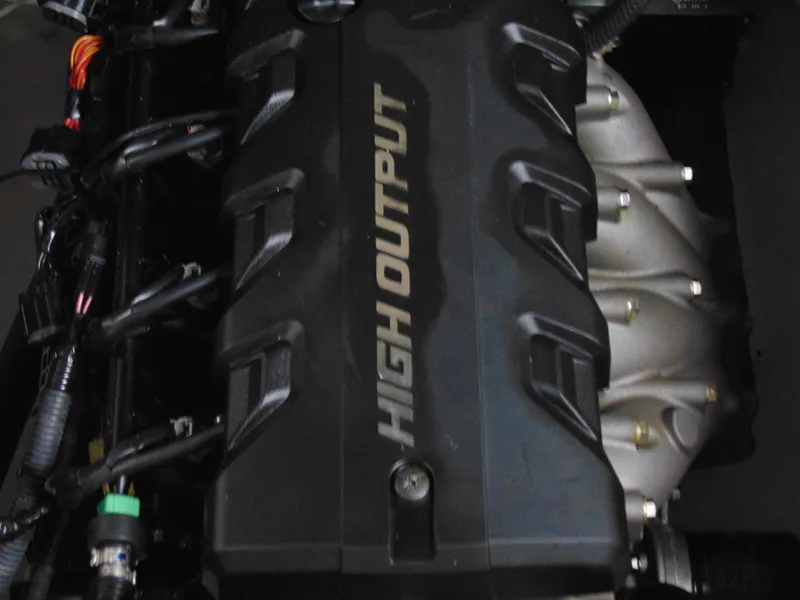 Slide: The Image of 2017 Yamaha SX190 high output engine close-up. - 12