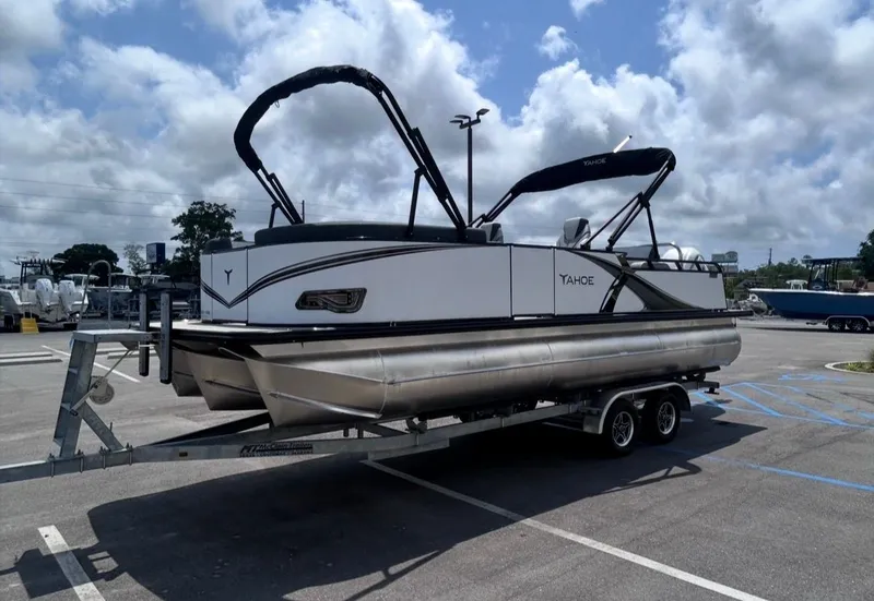 Slide: The Image of 2025 Tahoe LTZ VRB 23T DX pontoon boat on trailer. - 7