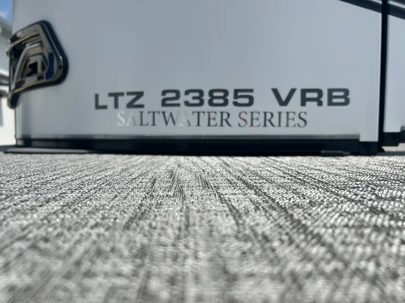 Slide: The Image of Tahoe LTZ VRB 25T 2025 - 13