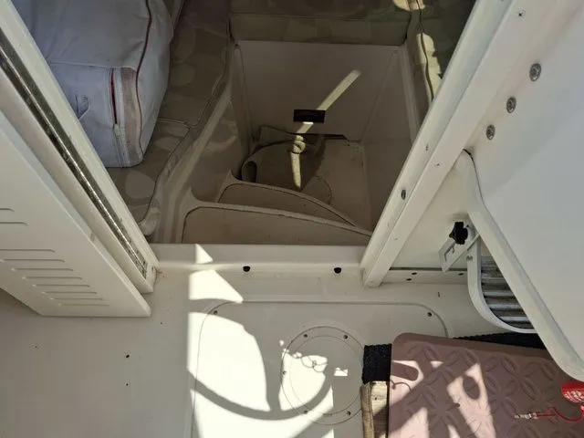 Slide: The Image of Grady-White Journey 258 2006 - 18