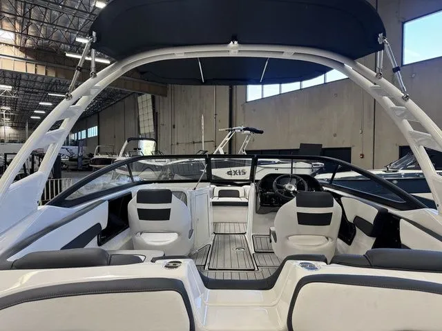 Slide: The Image of Yamaha 195S 2025 - 7