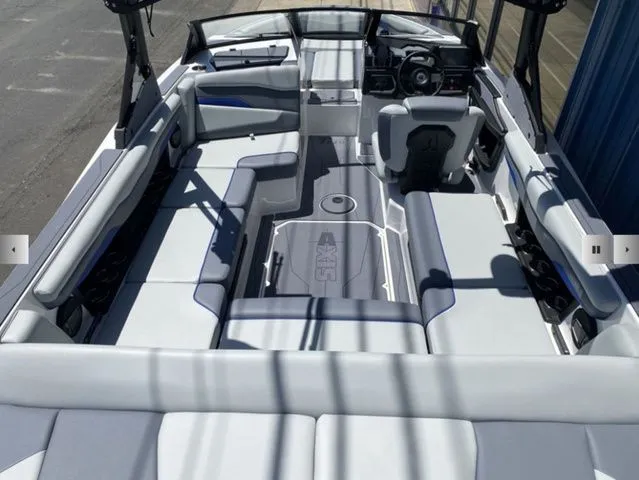 Slide: The Image of Axis Wake Research T220 2025 - 12