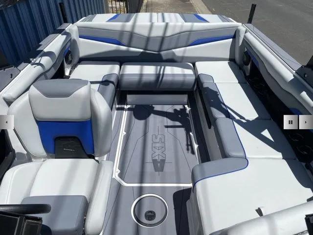 Slide: The Image of Axis Wake Research T220 2025 - 8