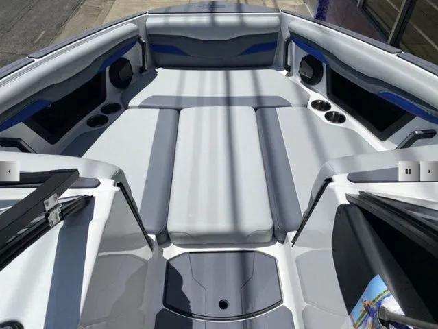 Slide: The Image of Axis Wake Research T220 2025 - 9