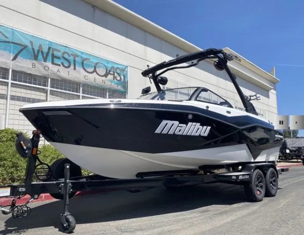 Slide: The Image of Malibu Wakesetter 22 LSV 2025 - 4