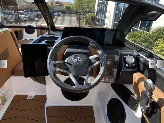 Slide: The Image of Malibu Wakesetter 22 MXZ 2025 - 11