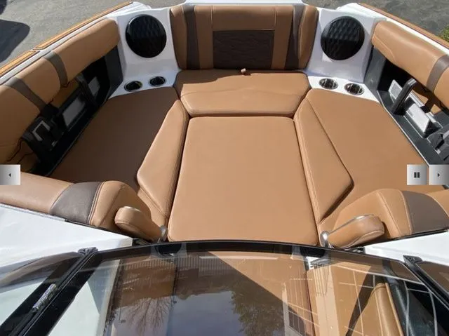Slide: The Image of Malibu Wakesetter 22 MXZ 2025 - 12