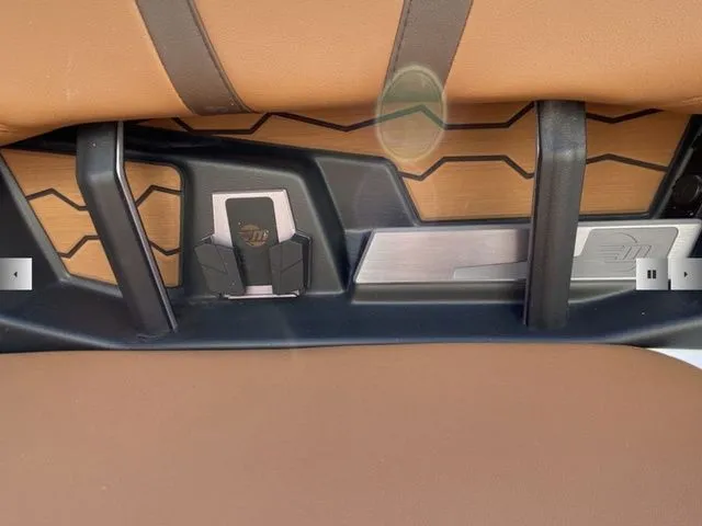 Slide: The Image of Malibu Wakesetter 22 MXZ 2025 - 15