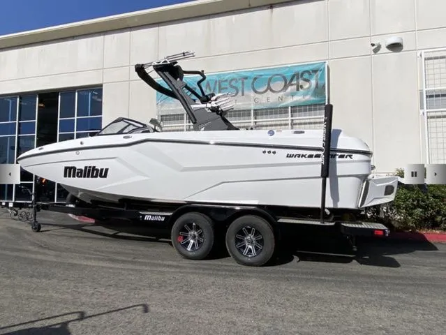 Slide: The Image of Malibu Wakesetter 22 MXZ 2025 - 4