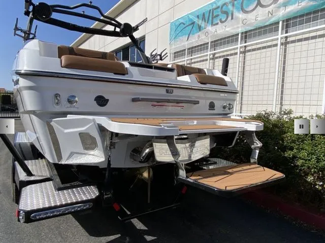 Slide: The Image of Malibu Wakesetter 22 MXZ 2025 - 6