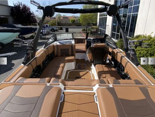 Slide: The Image of Malibu Wakesetter 22 MXZ 2025 - 9