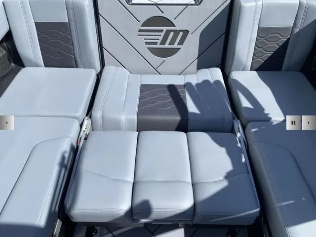 Slide: The Image of Malibu Wakesetter 23 LSV 2025 - 13