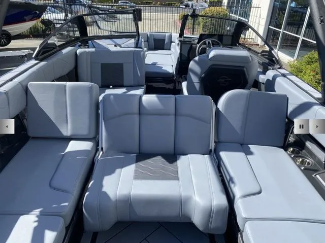 Slide: The Image of Malibu Wakesetter 23 LSV 2025 - 15