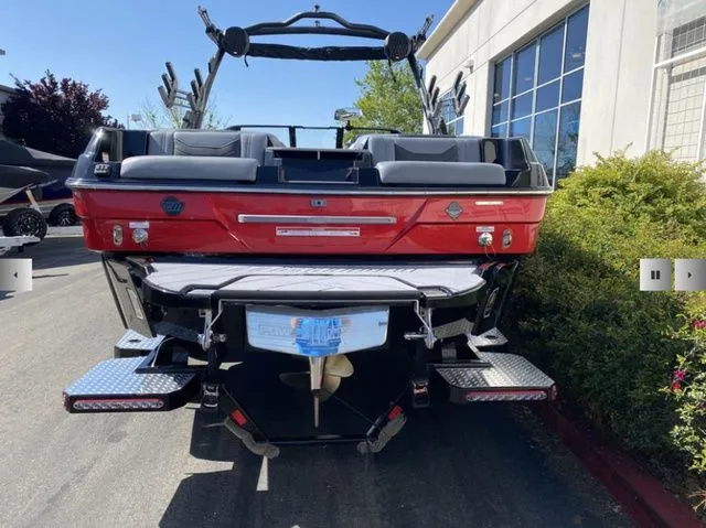 Slide: The Image of Malibu Wakesetter 23 LSV 2025 - 7