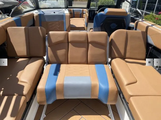 Slide: The Image of Malibu Wakesetter 23 LSV 2025 - 18