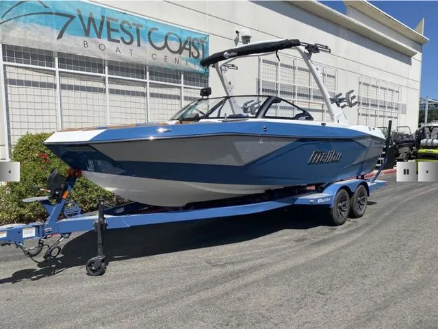 Slide: The Image of Malibu Wakesetter 23 LSV 2025 - 3