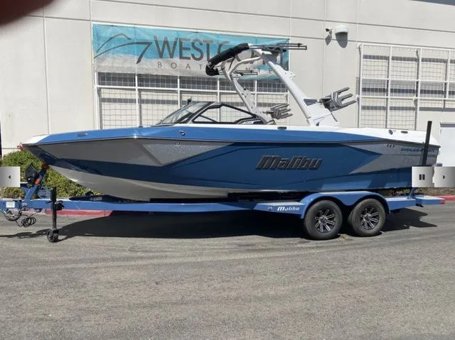 Slide: The Image of Malibu Wakesetter 23 LSV 2025 - 4