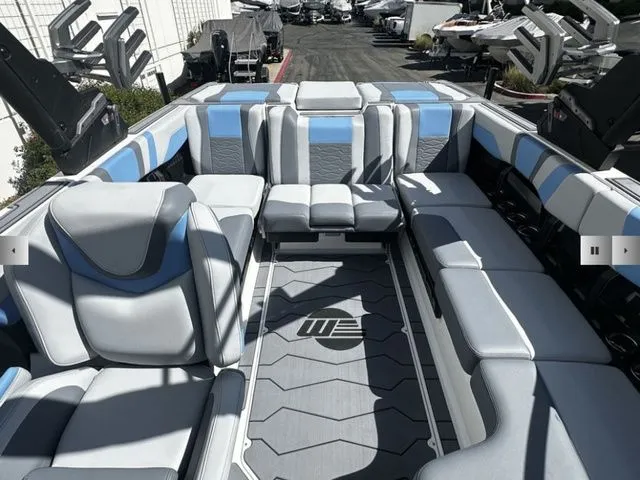 Slide: The Image of Malibu Wakesetter 23 MXZ 2025 - 15