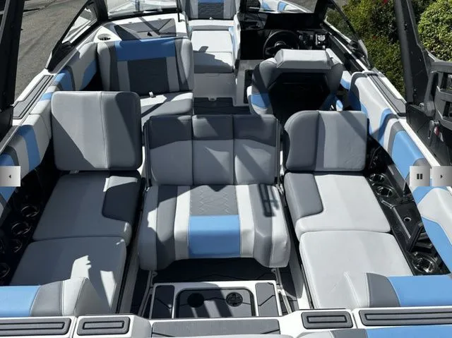 Slide: The Image of Malibu Wakesetter 23 MXZ 2025 - 18