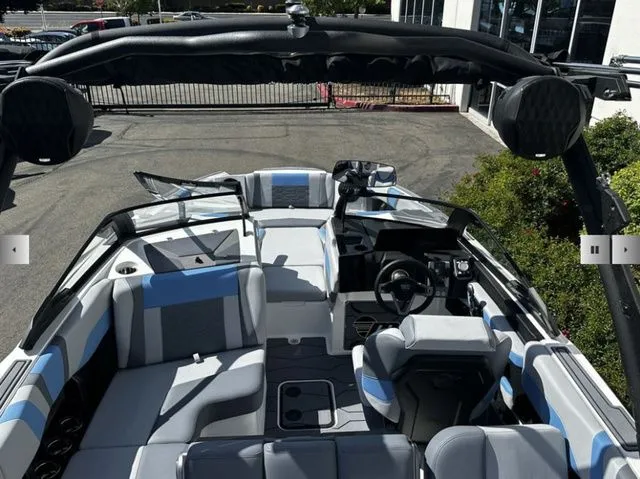 Slide: The Image of Malibu Wakesetter 23 MXZ 2025 - 19