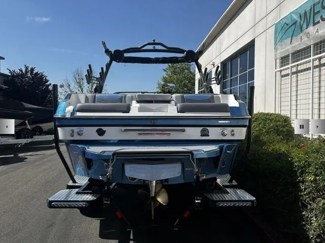 Slide: The Image of Malibu Wakesetter 23 MXZ 2025 - 7