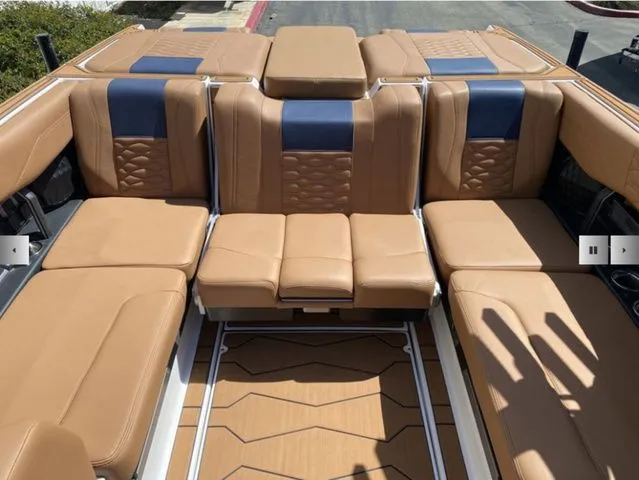 Slide: The Image of Malibu Wakesetter 24 MXZ 2025 - 11