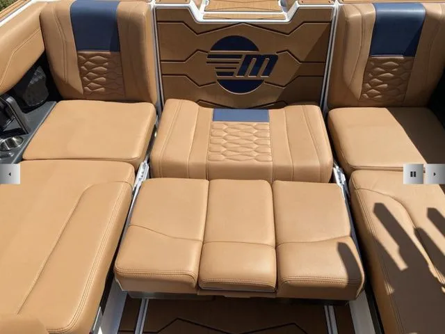 Slide: The Image of Malibu Wakesetter 24 MXZ 2025 - 13