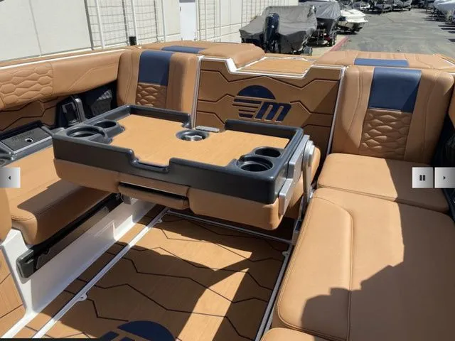 Slide: The Image of Malibu Wakesetter 24 MXZ 2025 - 14