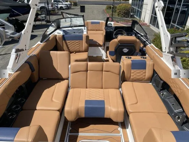 Slide: The Image of Malibu Wakesetter 24 MXZ 2025 - 15