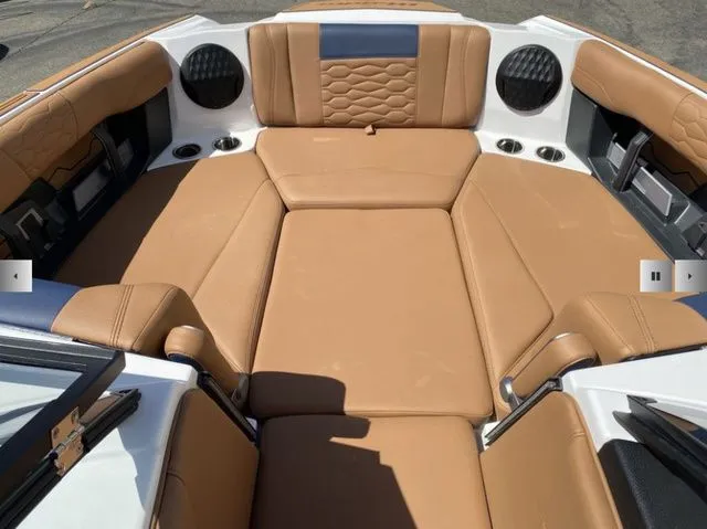 Slide: The Image of Malibu Wakesetter 24 MXZ 2025 - 19