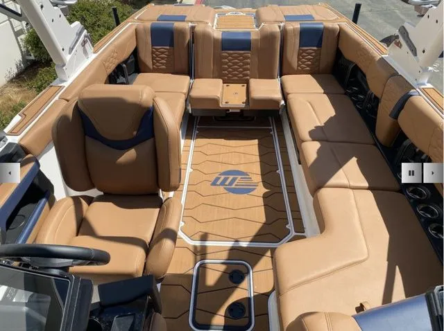 Slide: The Image of Malibu Wakesetter 24 MXZ 2025 - 20