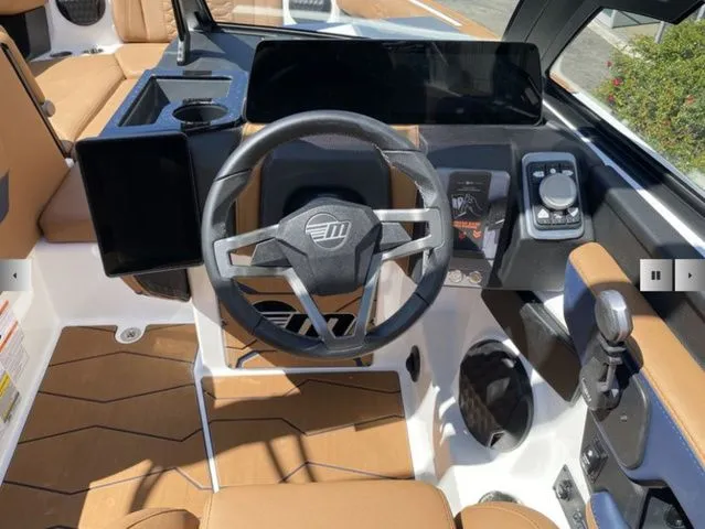 Slide: The Image of Malibu Wakesetter 24 MXZ 2025 - 21