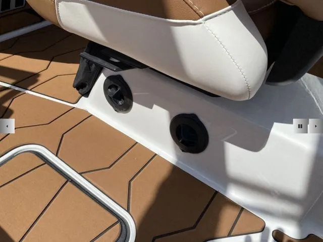 Slide: The Image of Malibu Wakesetter 24 MXZ 2025 - 19