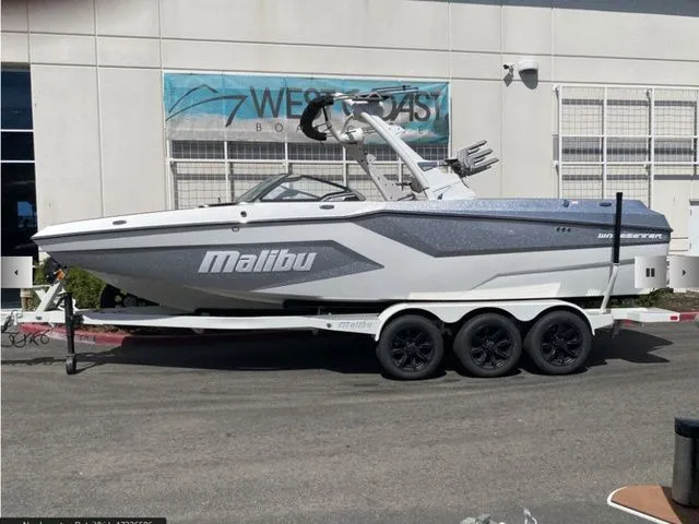 Slide: The Image of Malibu Wakesetter 24 MXZ 2025 - 2