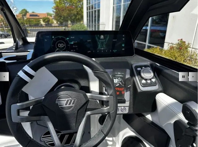 Slide: The Image of Malibu Wakesetter 25 LSV 2025 - 19