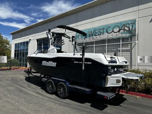 Slide: The Image of Malibu Wakesetter 25 LSV 2025 - 3