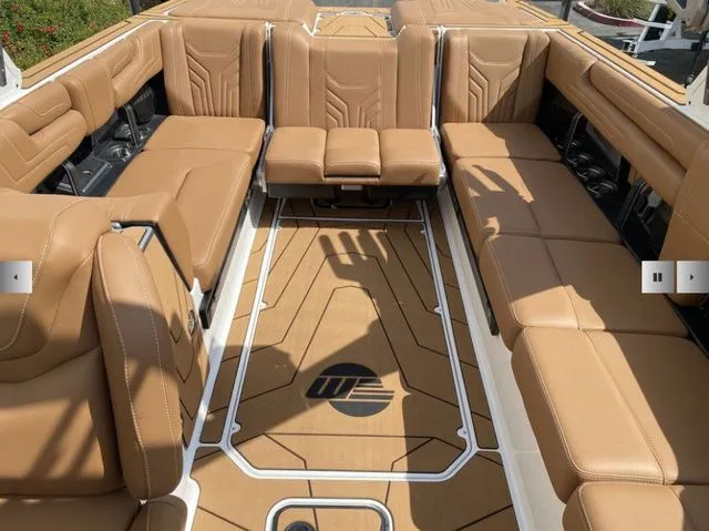 Slide: The Image of Malibu Wakesetter 25 LSV 2025 - 11