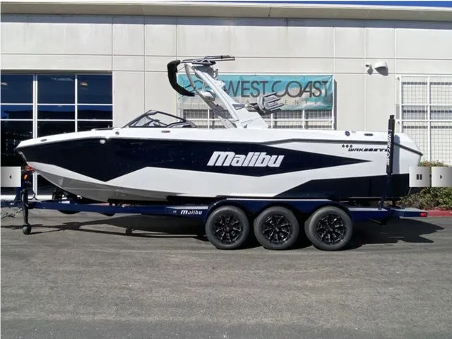 The Image of Malibu Wakesetter 25 LSV 2025 - 1