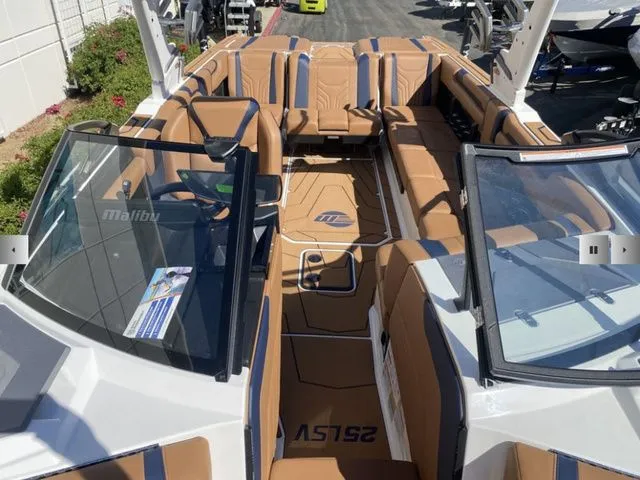 Slide: The Image of Malibu Wakesetter 25 LSV 2025 - 15