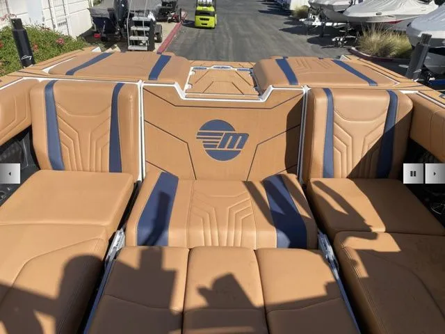 Slide: The Image of Malibu Wakesetter 25 LSV 2025 - 19